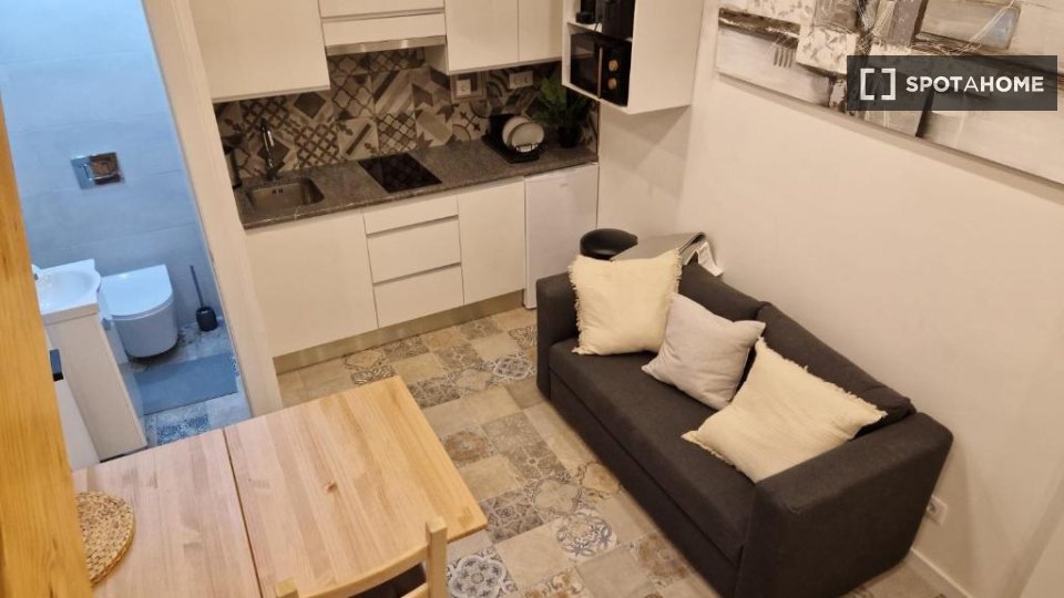 Apartment Lisbon, 1 bed — photo 7