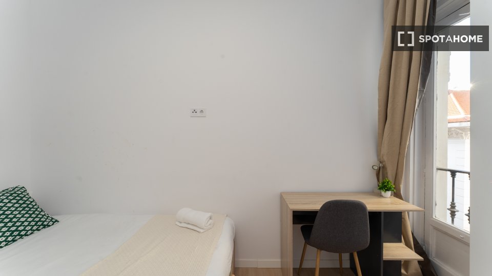 Double room Madrid, 10 beds — photo 31