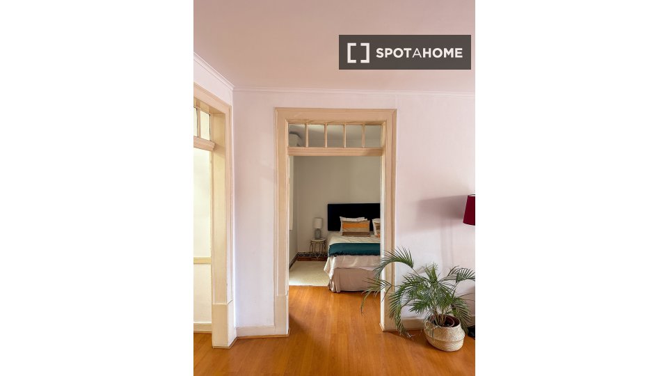 Apartment Lisbon, 2 beds, 100m² — photo 2
