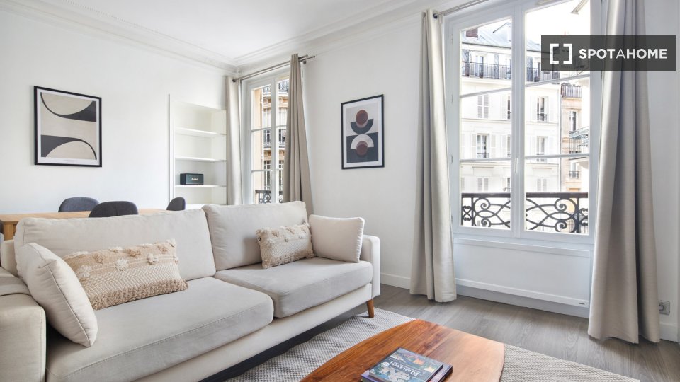Apartment Paris, 2 beds, 61m² — photo 1