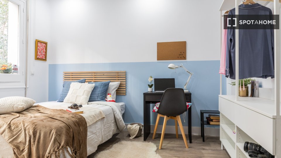 Double room Madrid, 9 beds, 210m² — photo 12
