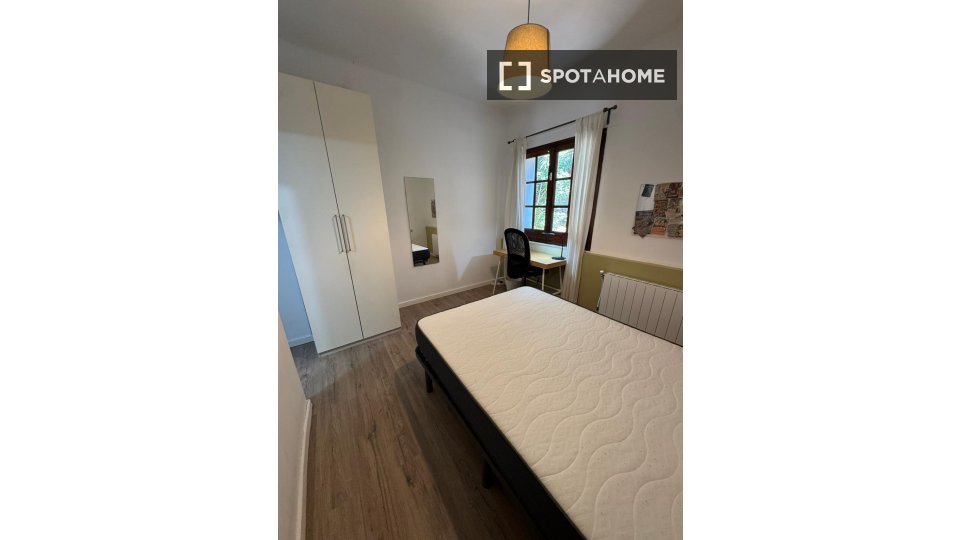 Double room Barcelona, 6 beds, 227m² — photo 10