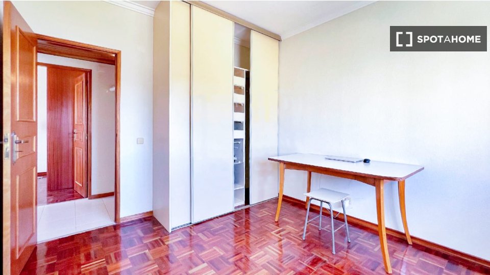 Apartment Lisbon, 2 beds, 69m² — photo 15