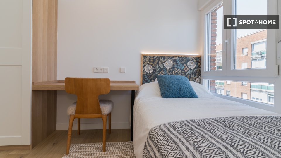 Double room Madrid, 6 beds — photo 13