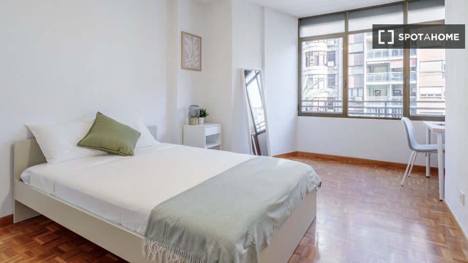 Double room Alicante, 4 beds, 100m² — photo 12