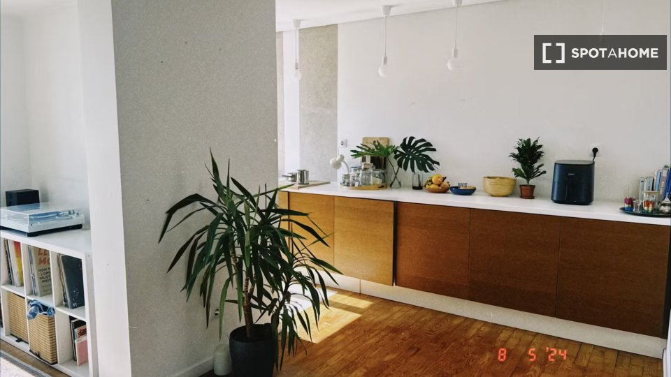Double room Lisbon, 2 beds — photo 11