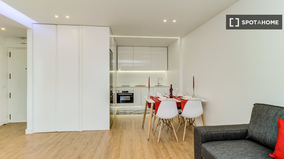 Apartment Lisbon, 1 bed, 60m² — photo 16
