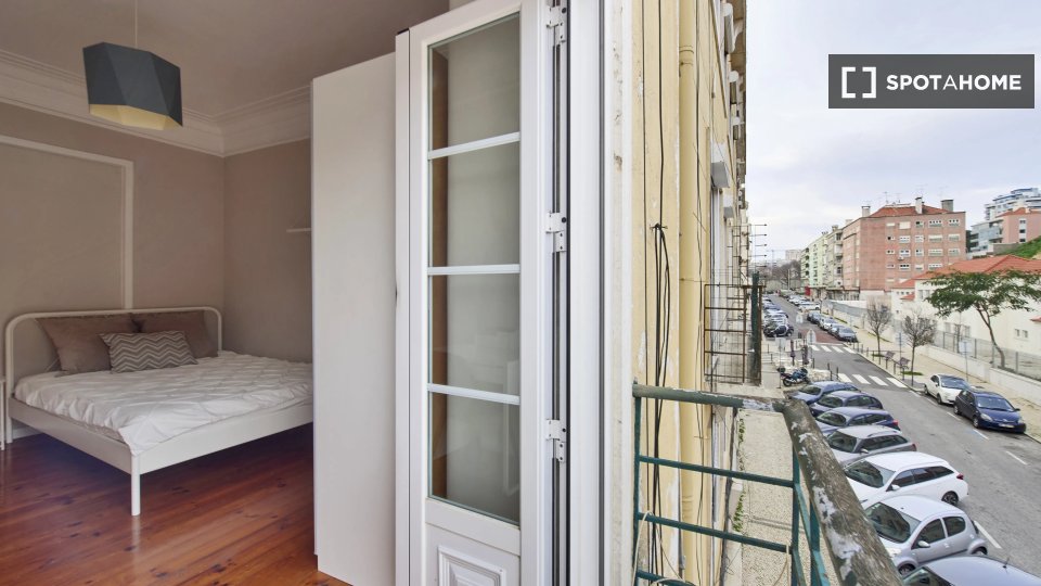 Double room Lisbon, 4 beds — photo 6