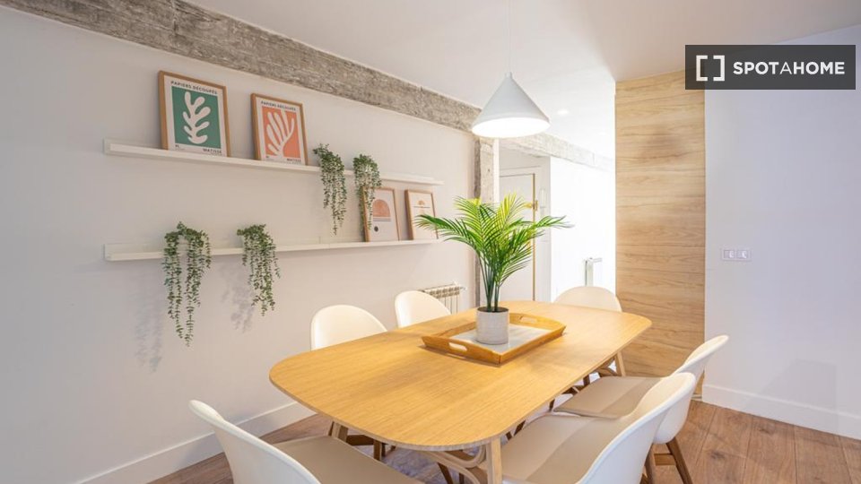 Double room Madrid, 4 beds — photo 13