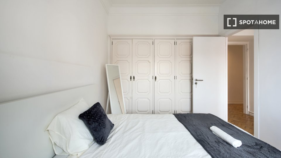 Double room Lisbon, 9 beds — photo 23