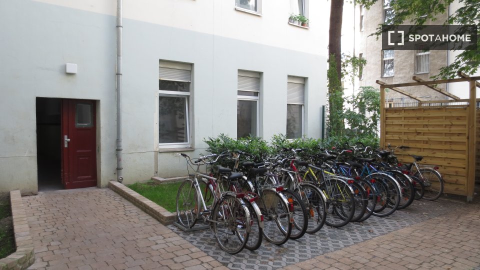 Double room Berlin, 3 beds, 63m² — photo 6