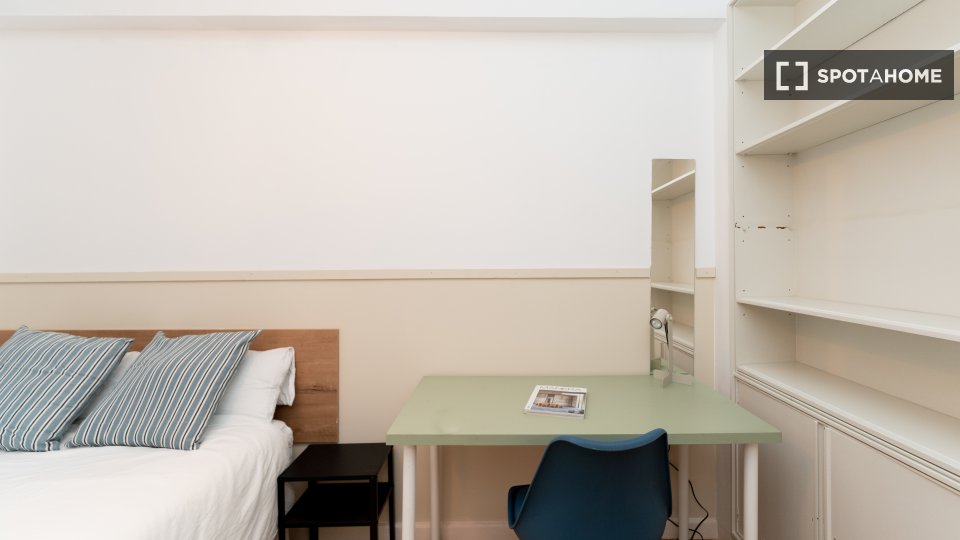 Double room Madrid, 6 beds — photo 23