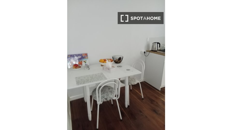 Double room Valencia, 3 beds, 135m² — photo 5
