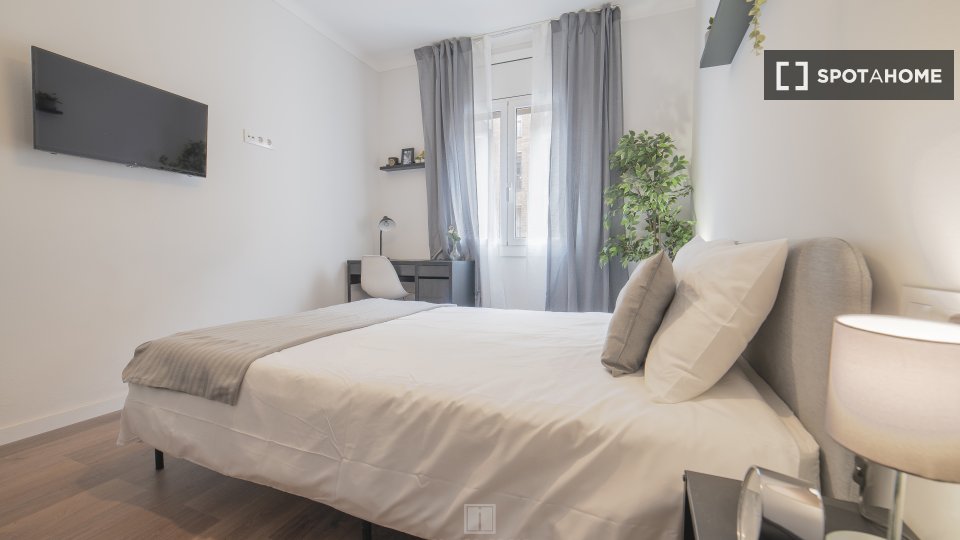 Double room Barcelona, 4 beds, 140m² — photo 9