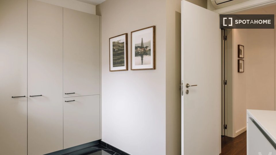 Apartment Lisbon, 1 bed, 64m² — photo 8