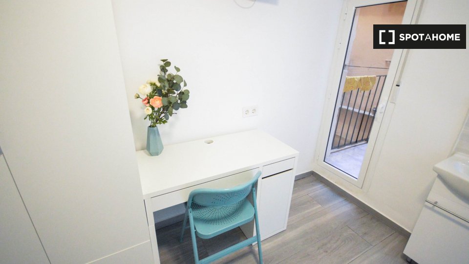Double room Valencia, 4 beds, 100m² — photo 9
