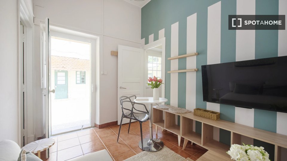 Apartment Lisbon, 1 bed — photo 8