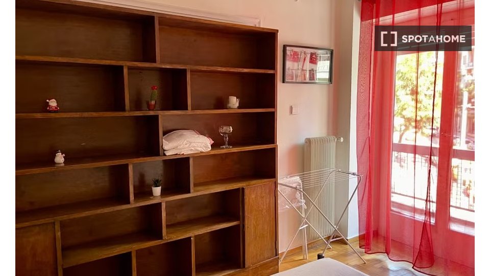 Double room Athens, 5 beds — photo 15