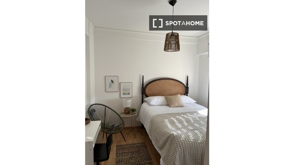 Double room Lisbon, 1 bed, 140m² — photo 4