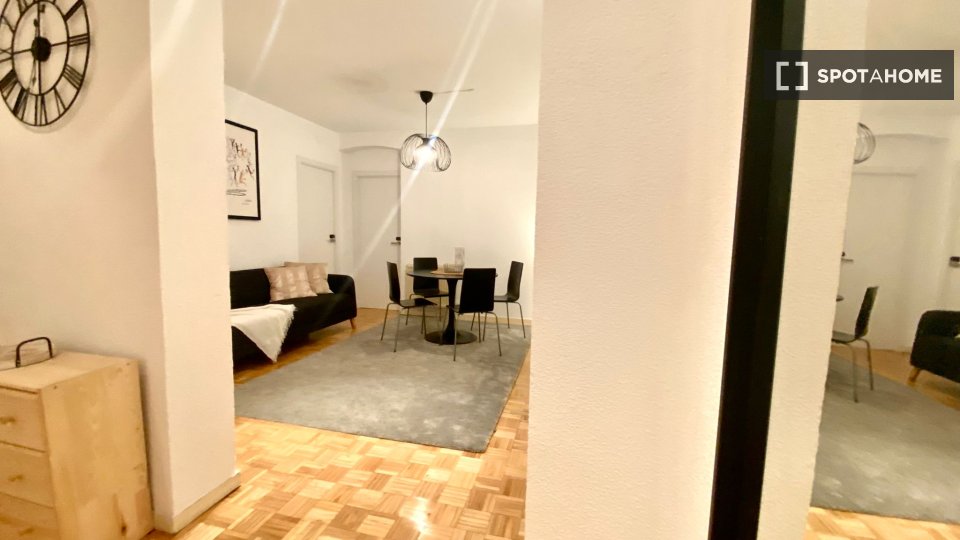 Double room Madrid, 5 beds — photo 8