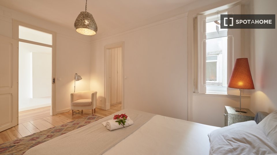 Double room Lisbon, 3 beds, 150m² — photo 34