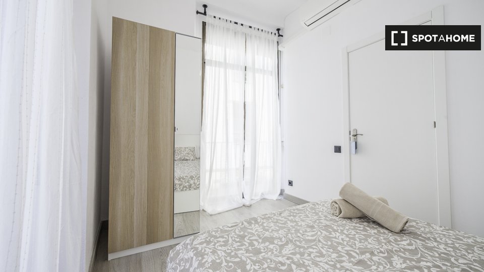 Double room Barcelona, 4 beds — photo 9