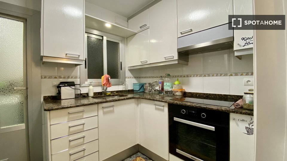 Apartment Barcelona, 3 beds, 62m² — photo 14
