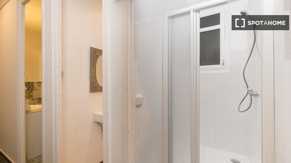 Double room Barcelona, 6 beds, 100m² — photo 4