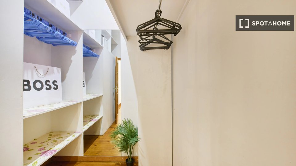 Double room Lisbon, 7 beds — photo 14