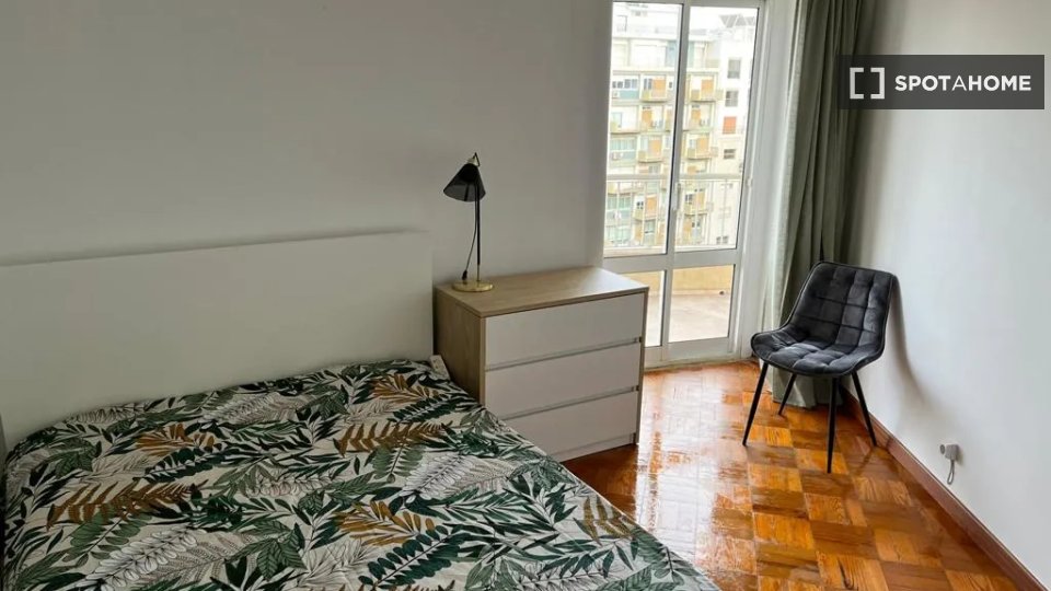Double room Lisbon, 6 beds — photo 11