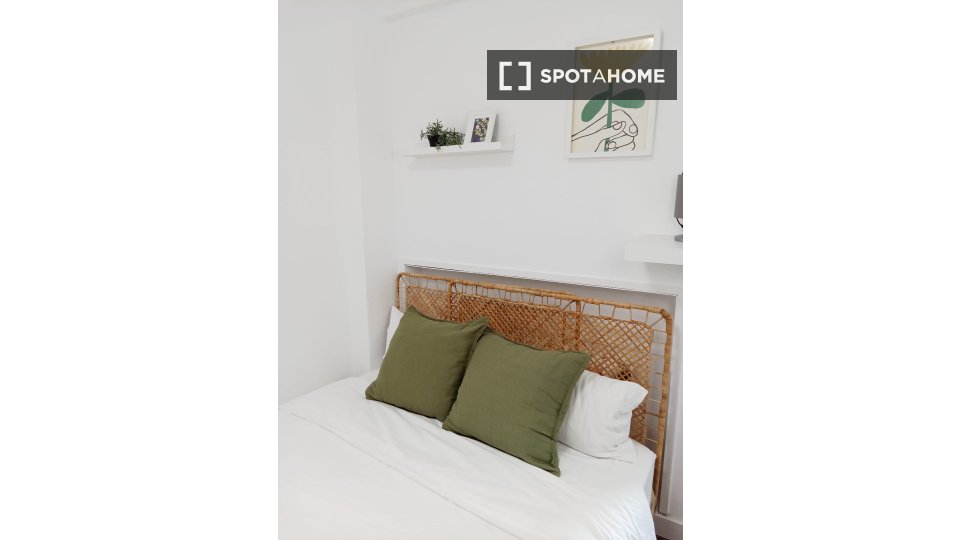 Double room Madrid, 5 beds — photo 13