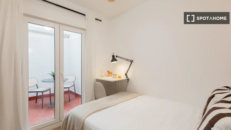 Double room Valencia, 5 beds — photo 16