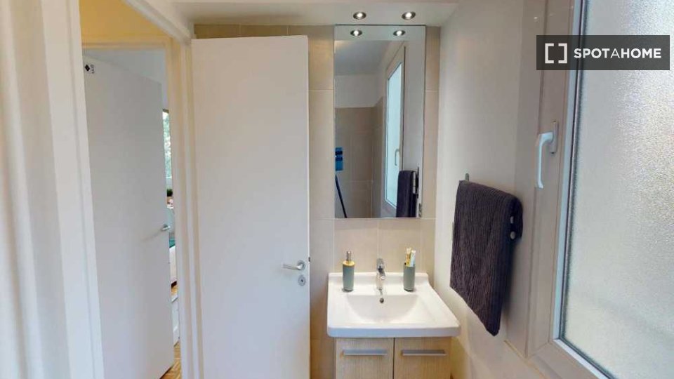 Double room Paris, 4 beds, 90m² — photo 10