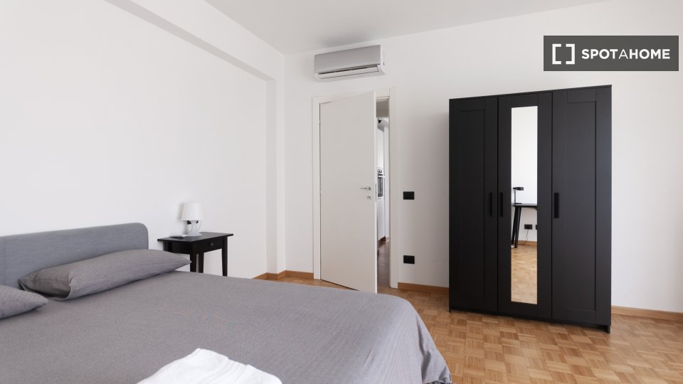 Apartment Milan, 2 beds, 70m² — photo 2