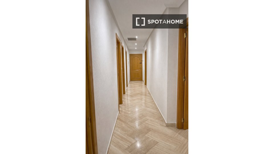 Apartment Alicante, 3 beds, 150m² — photo 10