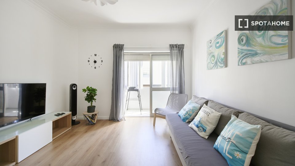 Apartment Lisbon, 2 beds, 80m² — photo 12