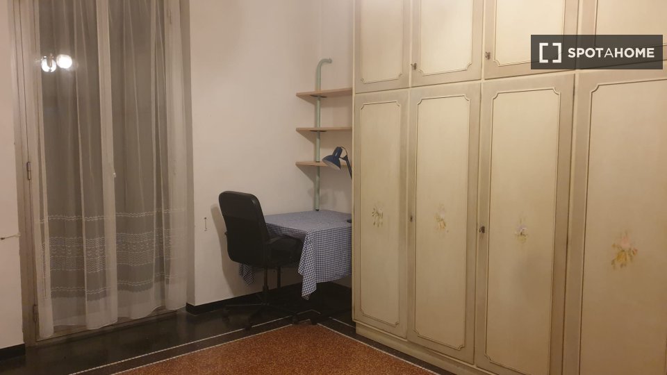 Double room Genoa, 3 beds, 120m² — photo 17