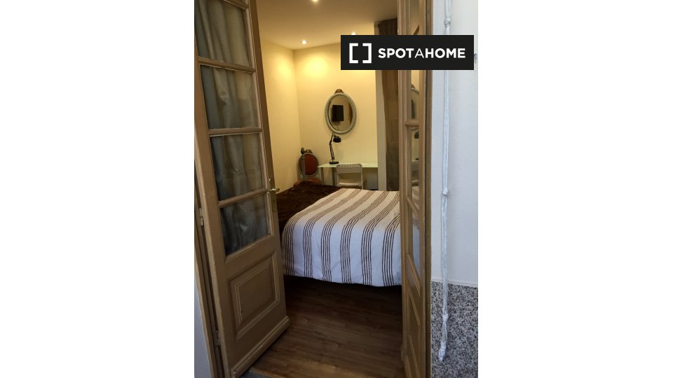 Double room Porto, 5 beds, 12m² — photo 6