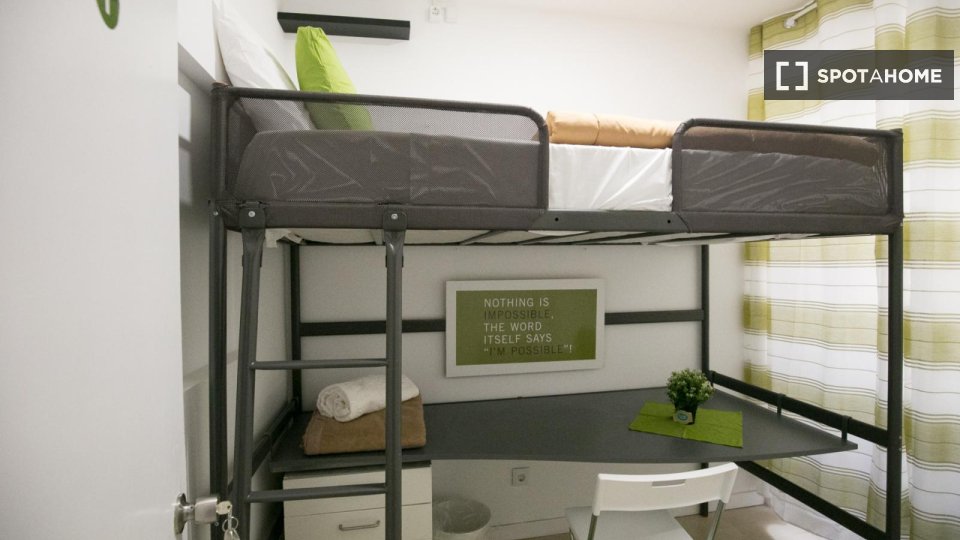 Double room Lisbon, 20 beds — photo 21