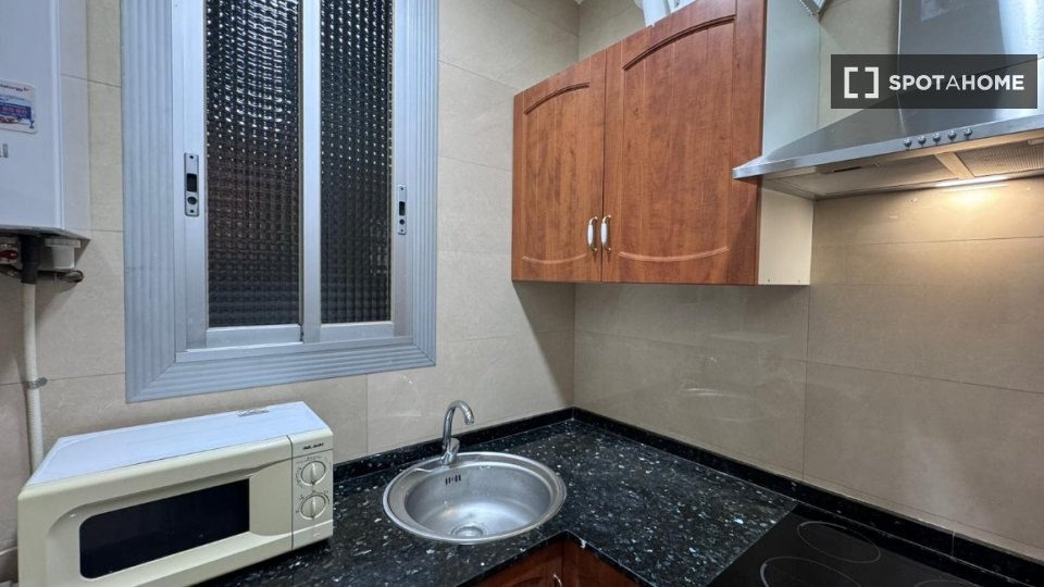 Double room Barcelona, 5 beds, 110m² — photo 9