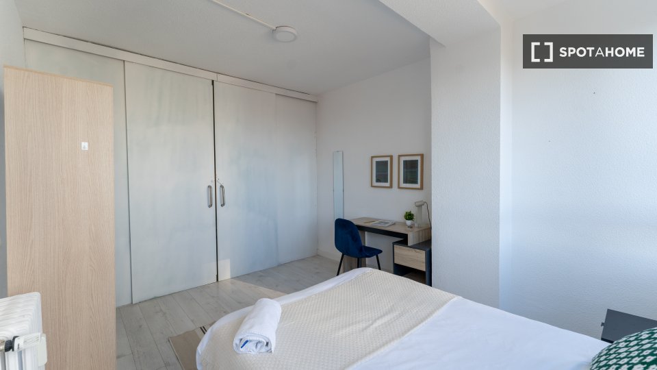 Double room Madrid, 6 beds — photo 25