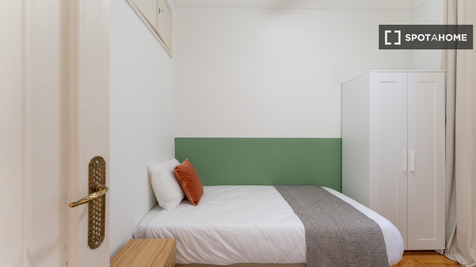 Double room Madrid, 6 beds — photo 5
