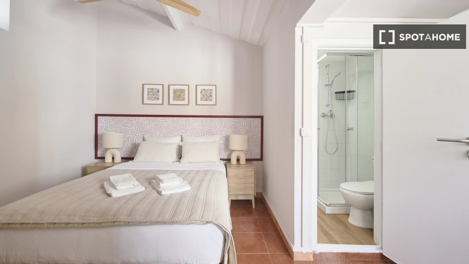 Apartment Lisbon, 1 bed — photo 10