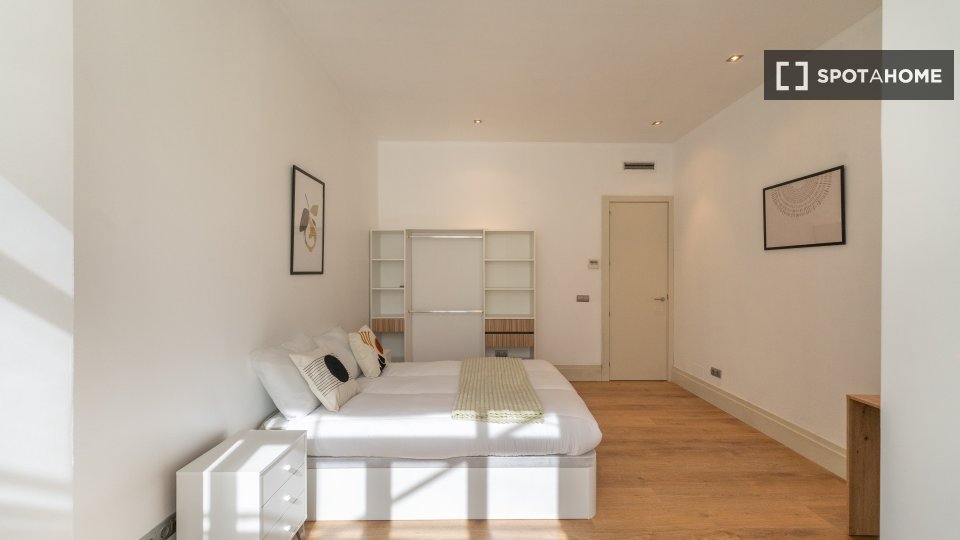 Double room Madrid, 6 beds — photo 2