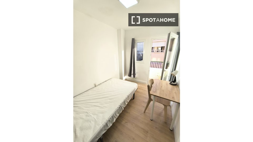 Double room Alicante, 5 beds — photo 12
