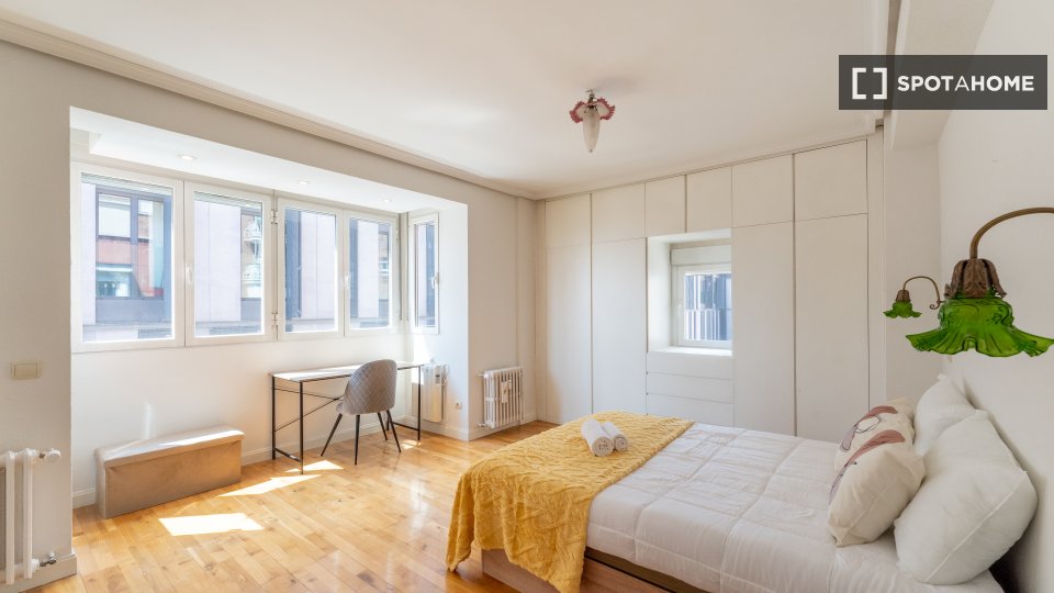 Double room Madrid, 6 beds — photo 2