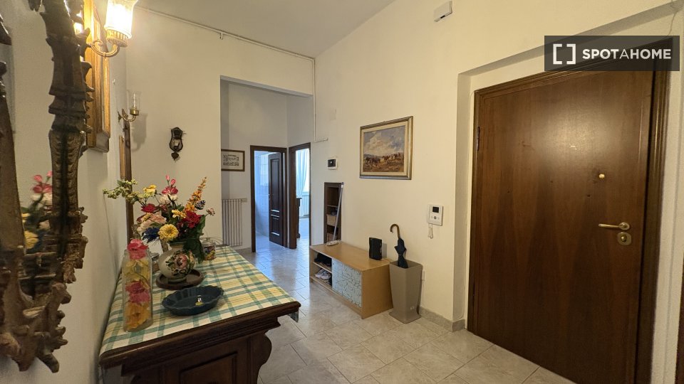 Double room Florence, 3 beds, 90m² — photo 25