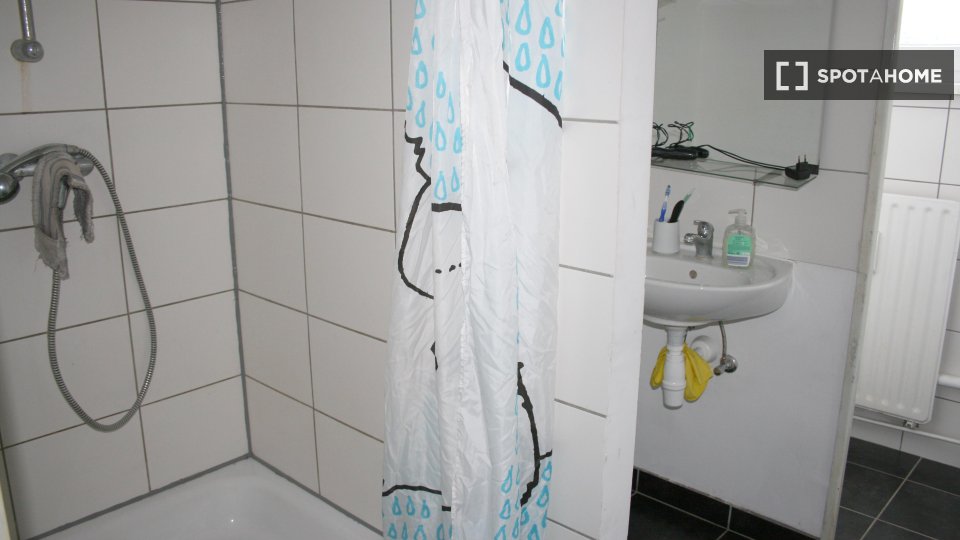 Double room Berlin, 6 beds, 158m² — photo 15