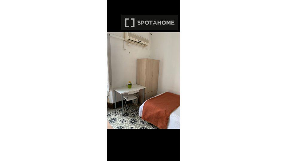 Double room Granada, 4 beds, 150m² — photo 32