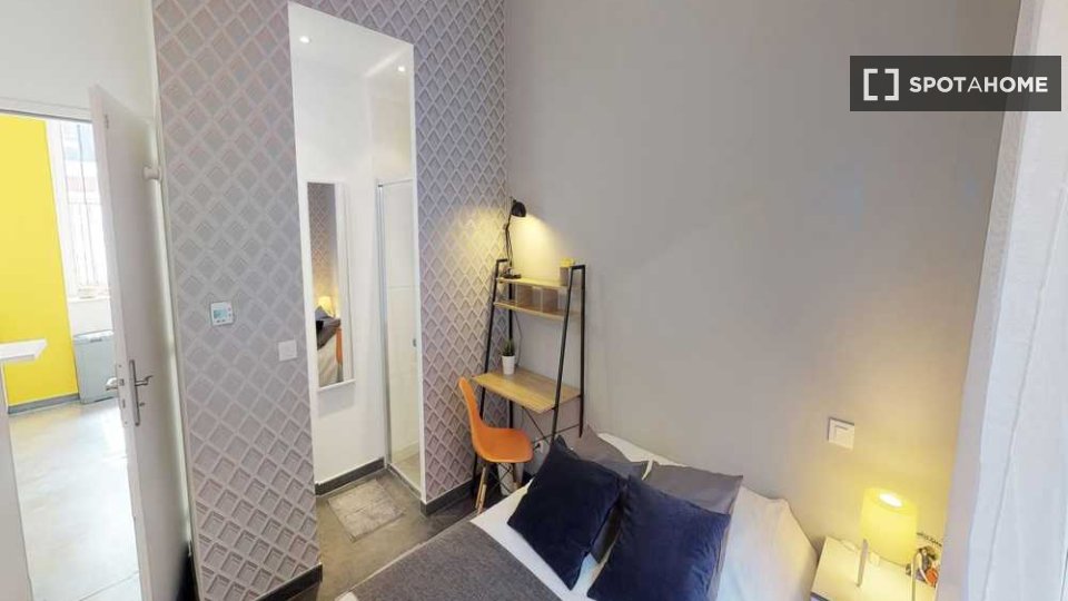 Double room Lille, 5 beds, 110m² — photo 7